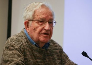 Chomsky’den kimyasal silah kullanımının araştırılması talebi