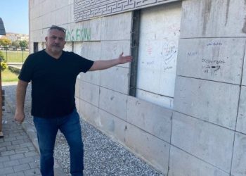 Ceyhan’da Cemevi’ne cinsiyetçi yazılamalar yapıldı