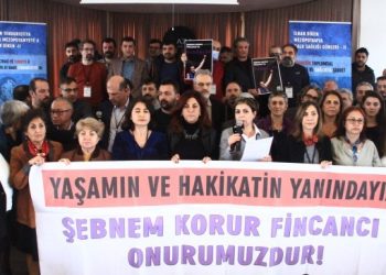 Fincancı için Amed’de açıklama: Aynı umutla mücadele edeceğiz