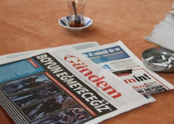 Gazeteci Aykol ve Çapan’ın davası ertelendi