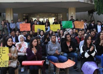 Hukuk öğrencileri: Meclis duydu, rektör duymadı!