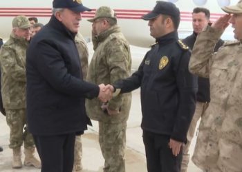 Asker kayıpları sonrası Akar sınırda