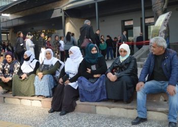 Adalet Nöbeti: Kirli savaşa son verin