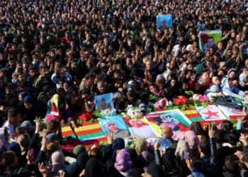 Dêrik’te katledilen 11 kişi kitlesel törenle defnedildi