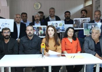 Barış Nöbeti’nde tutuklu gazetecilere destek