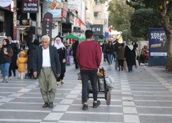 ‘8 kişilik aileyiz, yarım kilo et alıp kokluyoruz’