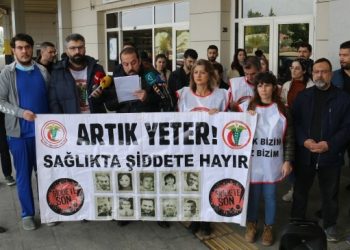 Riha’da doktorun saldırıya uğraması protesto edildi