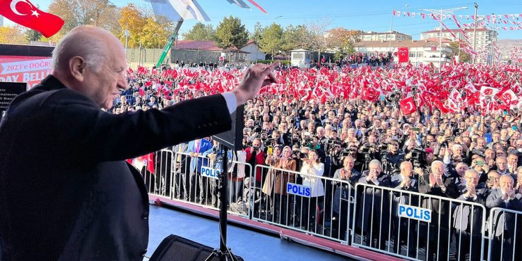 AKP-HDP görüşmesini ‘doğal’ bulan Bahçeli, yine HDP’nin kapatılmasını istedi