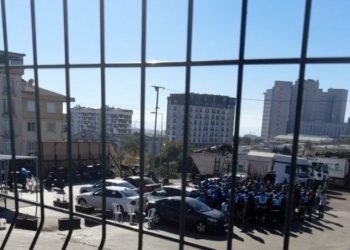 AKP'li Pendik Belediyesi'nde temizlik işçileri iş bıraktı: 'İyileştirme istiyoruz, sendika telefonlarımızı açmıyor'