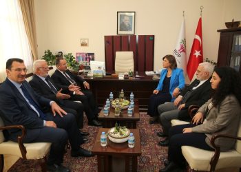 AKP’nin siyasi fırsatçılığı: Kendisi görüşüyor, başkası görüşünce terörist oluyor