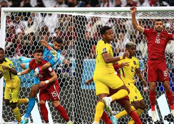 Açılış maçını kaybeden Katar, Dünya Kupası tarihine geçti