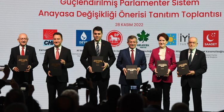 Altılı masa, ‘anayasa değişiklik önerisi’ni açıkladı: Vaatler neler?