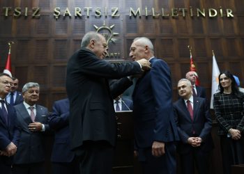 Aman Erdoğan görmesin: CHP'den AKP'ye geçen başkan, profilinden o fotoğrafı kaldırmayı unuttu!