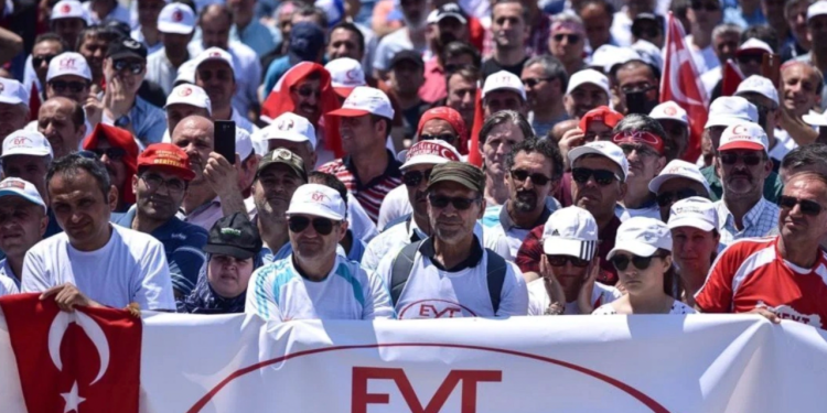 Aralık ayında Meclis'e gelmesi bekleniyordu: EYT'de tarih erteleniyor mu?