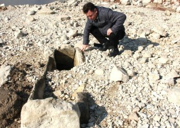 Atatürk Barajı'nın suları çekilince tarihi alan ortaya çıktı