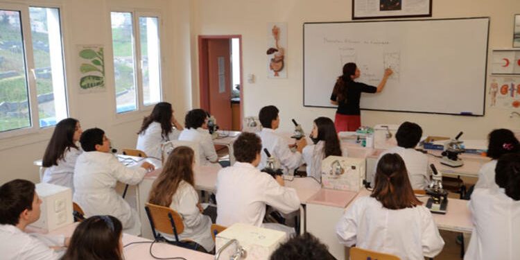 Avrupa’da son 10 yılda öğretmen maaşlarının düştüğü tek ülke Türkiye