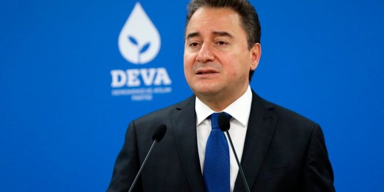 Babacan: 2017'de çıkıp konuşsam iyi olurmuş