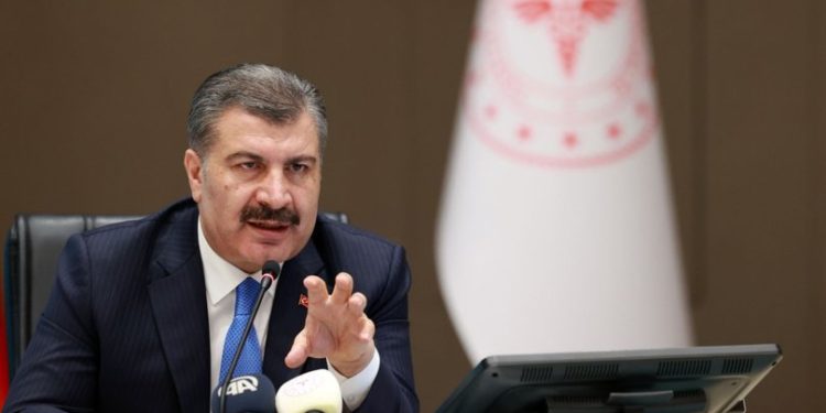 Bakan Koca’dan devlet hastanesinde sahte doktor savunması: Maaş almadı