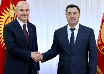 Bakan Soylu, Kırgızistan Cumhurbaşkanı Caparov ile görüştü: "Uyuşturucu madde kullanımı ve kaçakçılıkla mücadelede ortak çalışmalar yürütülmekte"