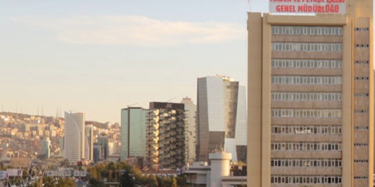 Bakanlık 222 maden sahasını ihaleye çıkarıyor