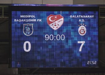 Başakşehir, tarihinin en farklı yenilgisini aldı