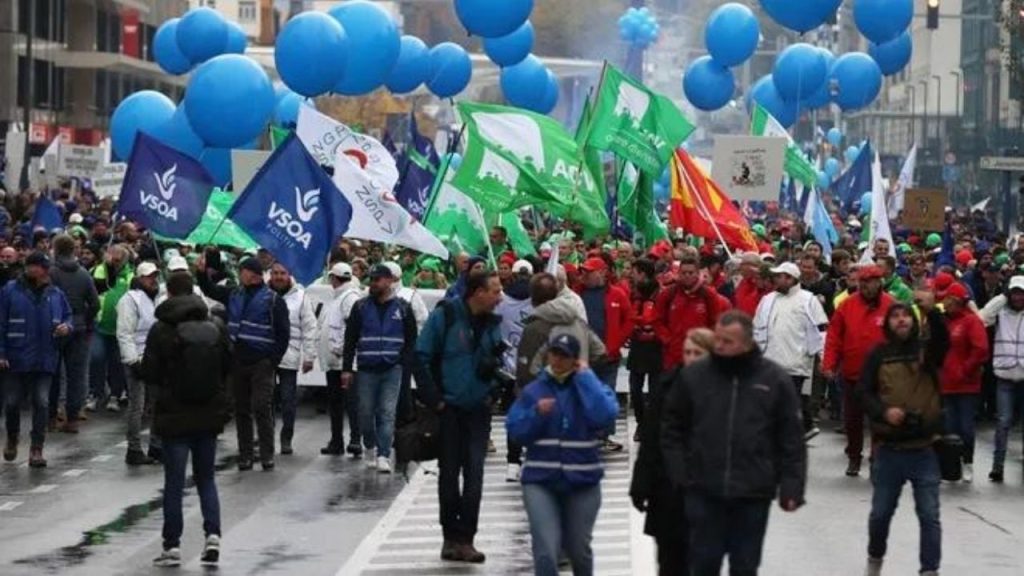 Belçika polisi 'polise yönelik şiddete karşı' eylemde