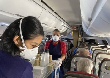 Brezilya'da havalimanları ve uçaklarda yeniden maske zorunluluğu getirildi