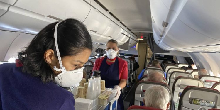 Brezilya'da havalimanları ve uçaklarda yeniden maske zorunluluğu getirildi