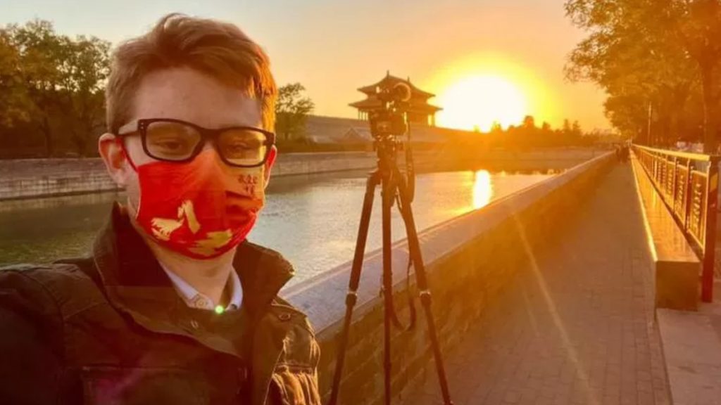 Ç﻿in'deki Covid protestoları: BBC muhabiri gözaltına alındı