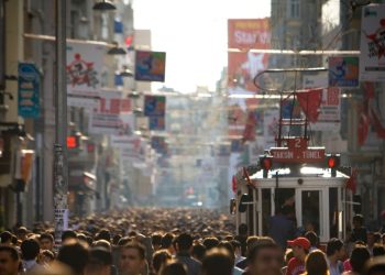 Gençler Demokrasi ve İnsan Haklarından Memnun Değil