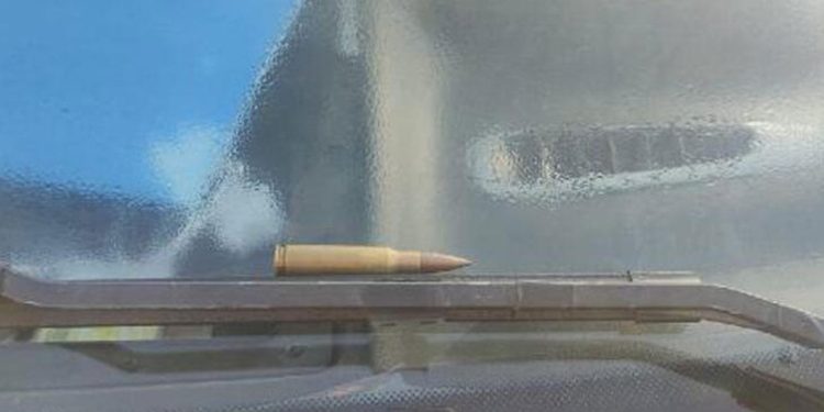 CHP Urfa İl Başkanlığı'na atanan kayyımın aracına mermi konuldu