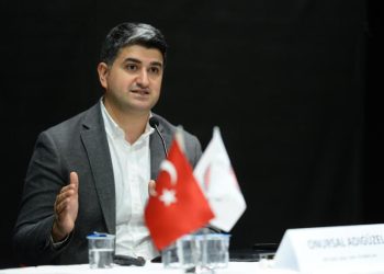 CHP’li Onursal Adıgüzel: ‘Seçmen listelerinde toplam 200 bin yabancı var’
