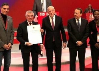 CHP'li Ünal Çeviköz, Sosyalist Enternasyonal Prezidyum üyeliğine seçildi