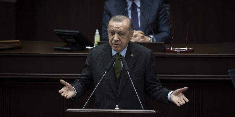 Can Ataklı: Saray iki konuda geri adım atıyor