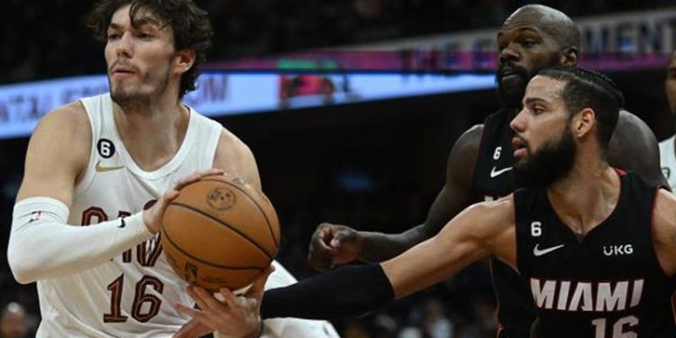 Cedi Osman, "double-double" yaptı; Cleveland, Miami karşısında farklı kazandı