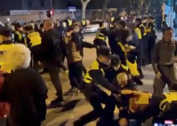Çin'de sokaklar ve üniversitelerde Covid kısıtlaması protestoları: "Özgürlük istiyoruz"