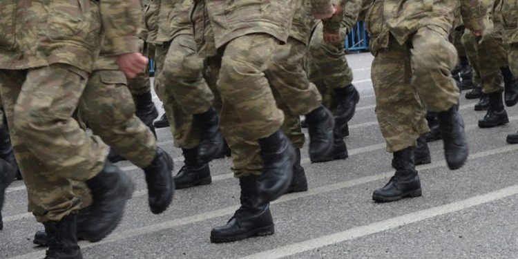 DW Türkiye araştırdı; AKP’li genç ‘fahri konsoloslar’ askerlikten muaf mı?