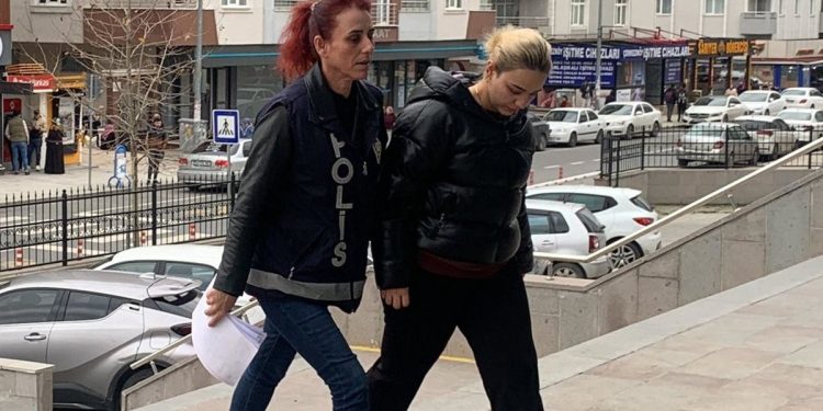 Devlet hastanesinde 1 yıl görev yapan sahte doktor tutuklandı