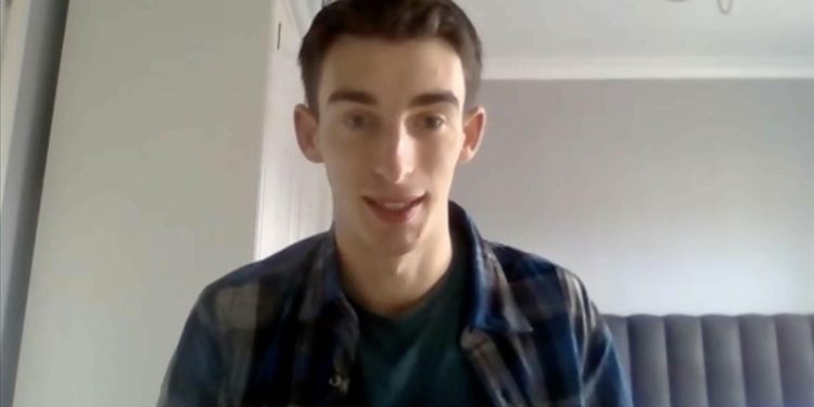 Dünyaca ünlü tabloları hedef alan çevreci grubun sözcüsü Alex De Koning konuştu: İnsanlar, 33 milyon kişinin sel nedeniyle evlerini kaybetmesinden daha çok öfkelendi