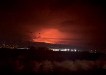 Dünyanın en büyük aktif volkanı Mauna Loa uyandı