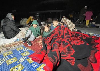 Düzce’de vatandaşlar geceyi sokakta geçirdi: 1 ölü, 35 yaralı