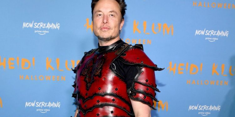 Elon Musk, Twitter’ın yönetim kurulunu feshetti; artık ‘tek yönetici’