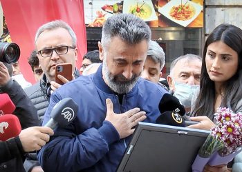 En acı an: Bombalı saldırıda kızını ve eski eşini kaybettiği noktaya geldi