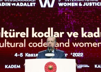 Erdoğan'dan Anayasa'da başörtüsü açıklaması: Uzlaşma sağlanamaması halinde milletimizin takdirine sunmanın yollarını arayacağız