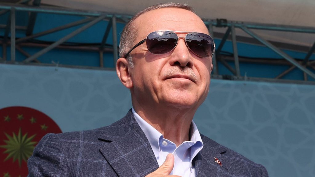 Erdoğan'dan dava rekoru: 8 yılda günde 15 dava