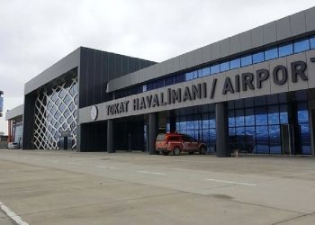 Erdoğan’ın ‘uçakları doldurun’ talimatına rağmen havalimanları sinek avladı