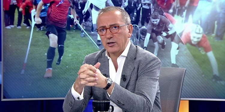 Fatih Altaylı'dan Yeni Akit'in haberine tepki: Beşiktaş’ın stadında Cumhuriyet’e olan sevginin ve bağlılığın haykırılması bazılarını rahatsız etti