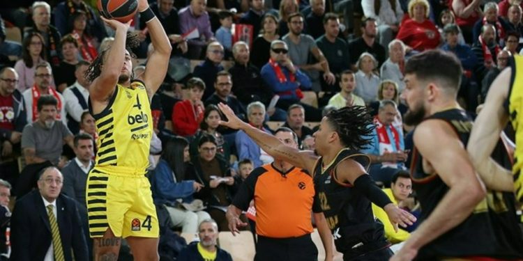 Fenerbahçe Beko, Monaco'dan galibiyetle dönüyor