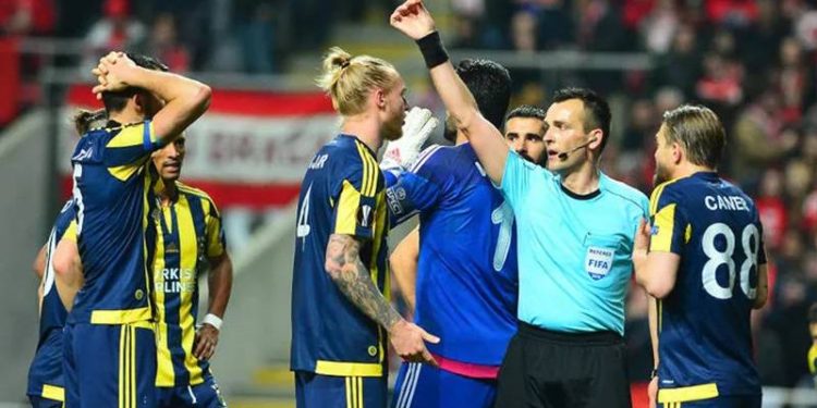 Fenerbahçe taraftarı tepki göstermişti; UEFA, Ivan Bebek yerine 4. hakem olarak Marin Vidulin'i atadı!