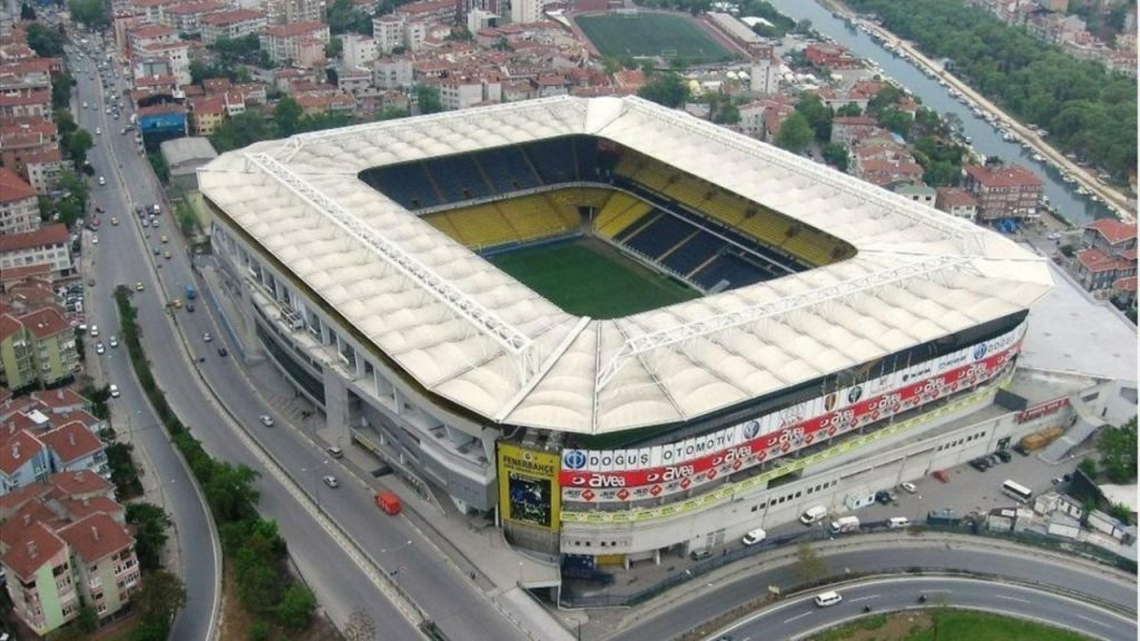 Fenerbahçe'de büyük teklif: Stadın adı Atatürk Stadyumu olacak mı?